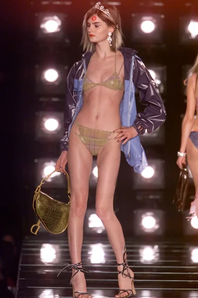 Look 23